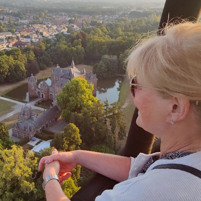 Uitzicht op kasteel De Merode in Westerlo vanuit de luchtballon