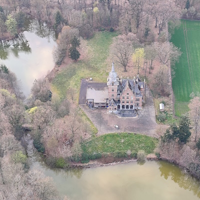Kasteel du Four in Retie vanuit de luchtballon