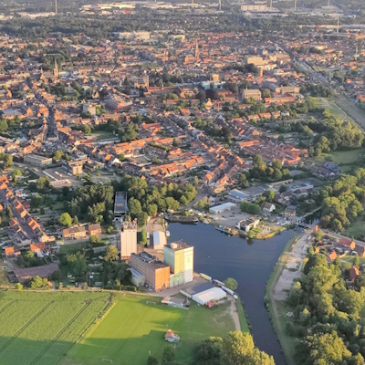 Uitzicht over stad Turnhout vanuit de luchtballon